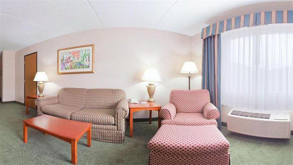Holiday Inn Express Hotel Pittsburgh-North/Harmarville By Ihg Ngoại thất bức ảnh