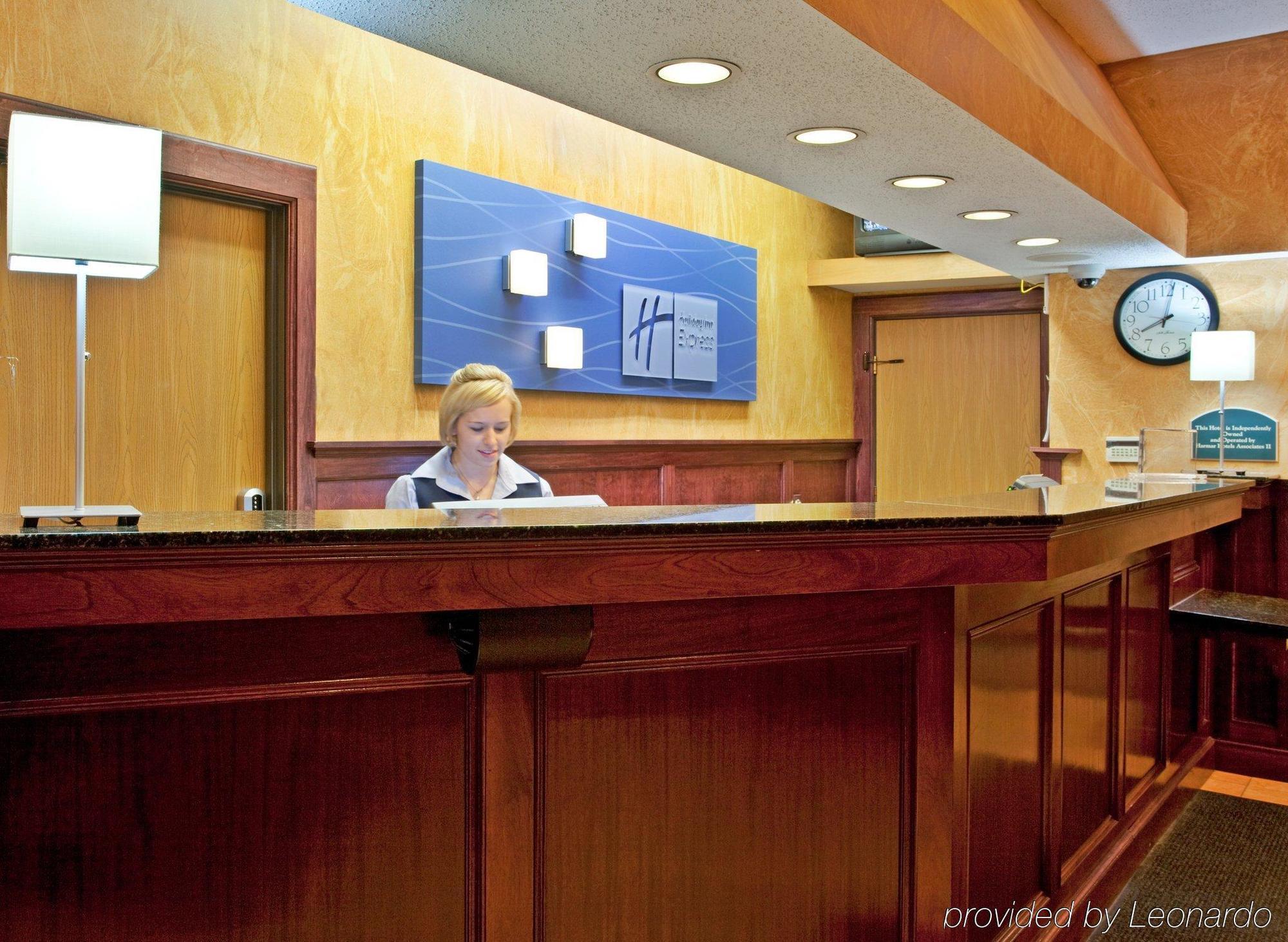 Holiday Inn Express Hotel Pittsburgh-North/Harmarville By Ihg Ngoại thất bức ảnh