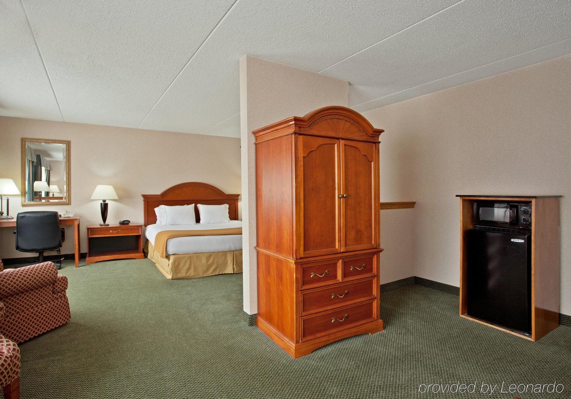 Holiday Inn Express Hotel Pittsburgh-North/Harmarville By Ihg Ngoại thất bức ảnh