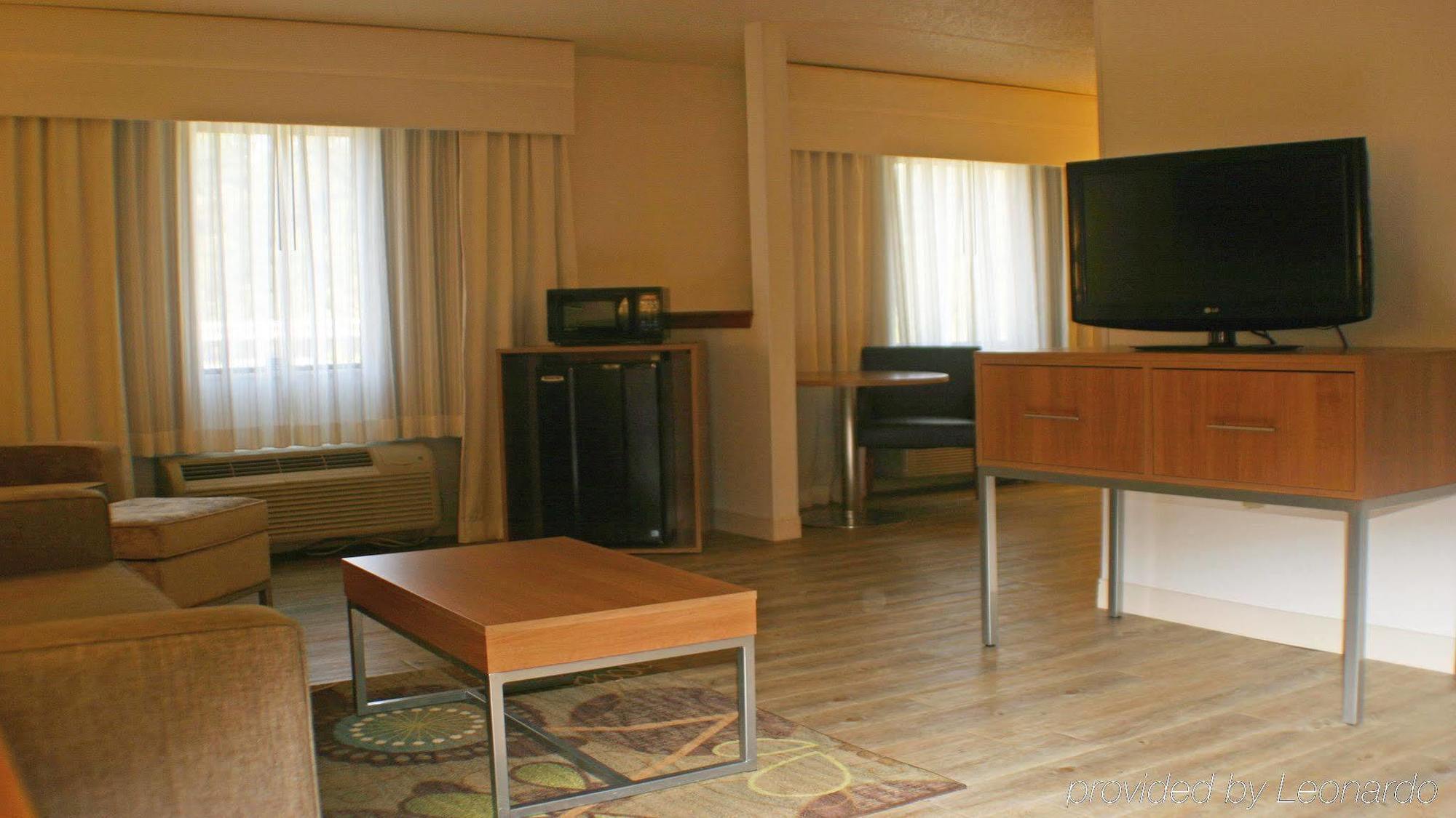 Holiday Inn Express Hotel Pittsburgh-North/Harmarville By Ihg Ngoại thất bức ảnh