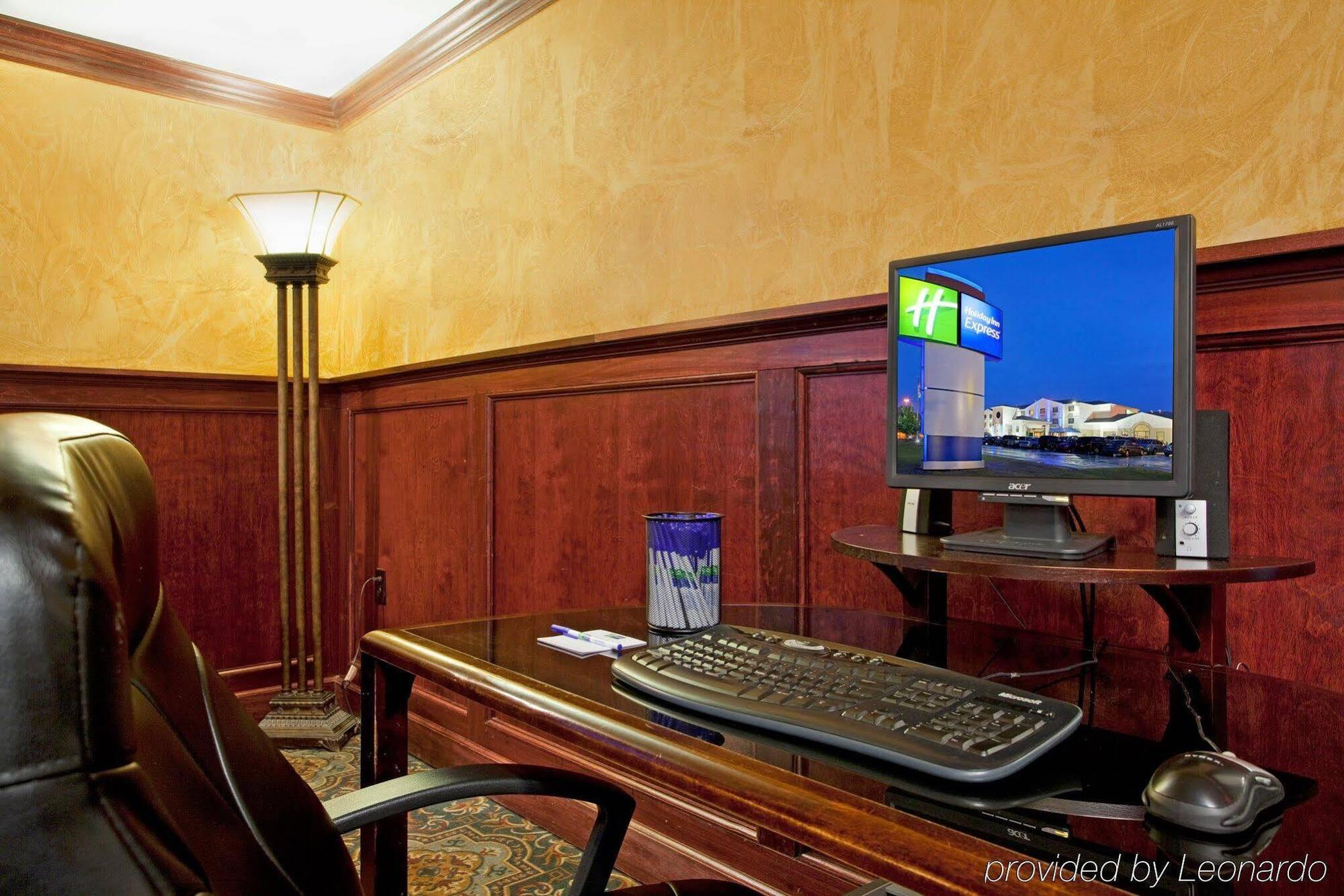 Holiday Inn Express Hotel Pittsburgh-North/Harmarville By Ihg Ngoại thất bức ảnh